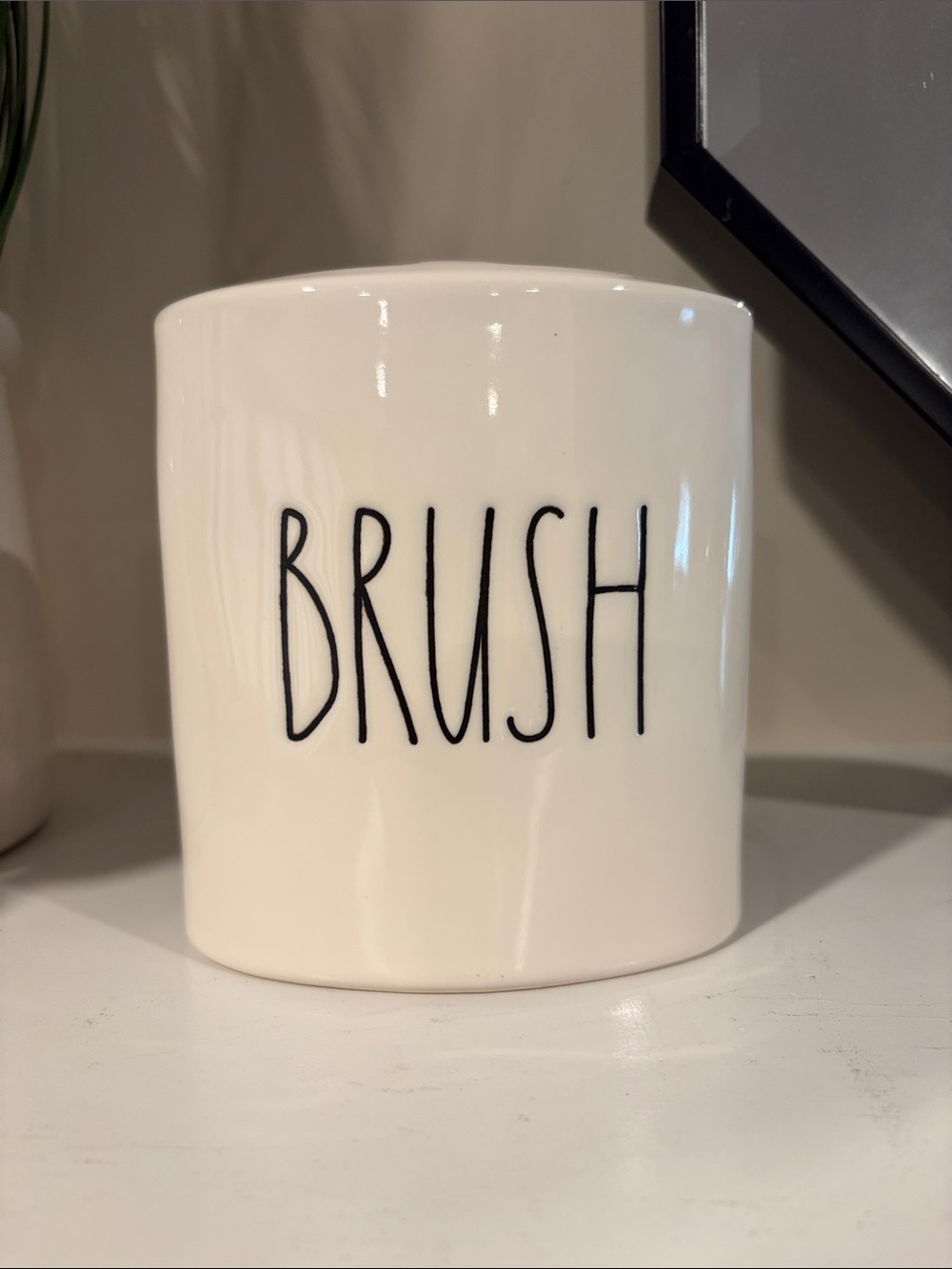 Rae Dunn BRUSH Toothbrush Holder - NWOT!!    brushes home decor bath bathroom